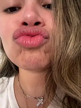 Snapshot of melanny10 chatting on 02/28/25, 10:30 melanny10 online show from 02/28/25, 10:30