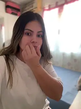 Snapshot of melanny10 chatting on 03/15/25, 09:19 melanny10 online show from 03/15/25, 09:19