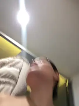 Snapshot of melanny10 chatting on 03/22/25, 05:09 melanny10 online show from 03/22/25, 05:09