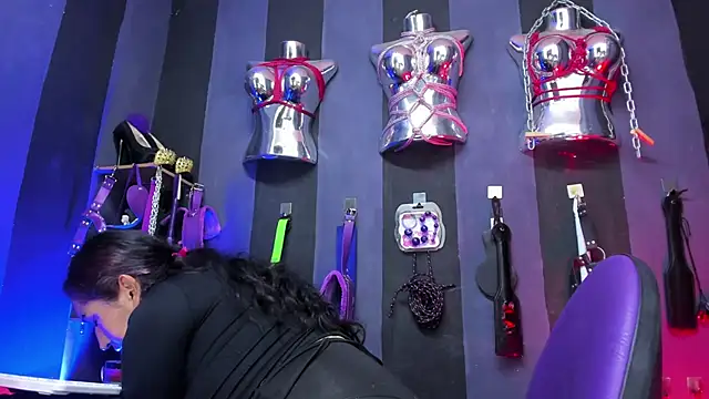 Snapshot of LucyStrike_ chatting on 09/25/25, 10:57 LucyStrike online show from 09/25/25, 10:57