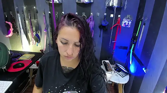 Snapshot of LucyStrike_ chatting on 10/15/25, 10:43 LucyStrike online show from 10/15/25, 10:43