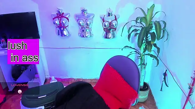 LucyStrike  online show from 06/06/26, 12:16