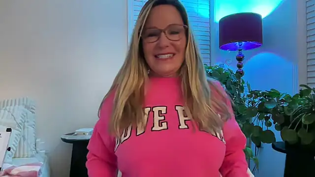 Milf Goddess online show from 02/02/26, 12:09
