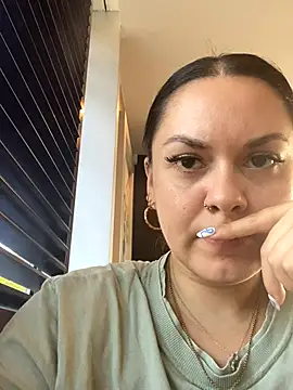 Snapshot of Luccreccia_ chatting on 10/04/25, 09:18 Luccreccia  online show from 10/04/25, 09:18