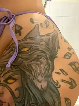 Luccreccia  online show from 11/06/25, 09:43