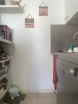 Luccreccia  online show from 11/16/25, 10:21