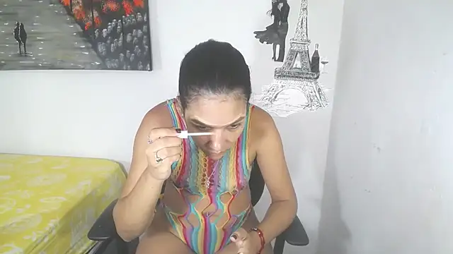 Snapshot of KamileLatinasexy chatting on 06/03/26, 04:48 KamileLatinasexy online show from 06/03/26, 04:48