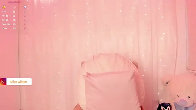 Snapshot of Alice_winter_ chatting on 10/03/25, 06:16 Alice winter online show from 10/03/25, 06:16