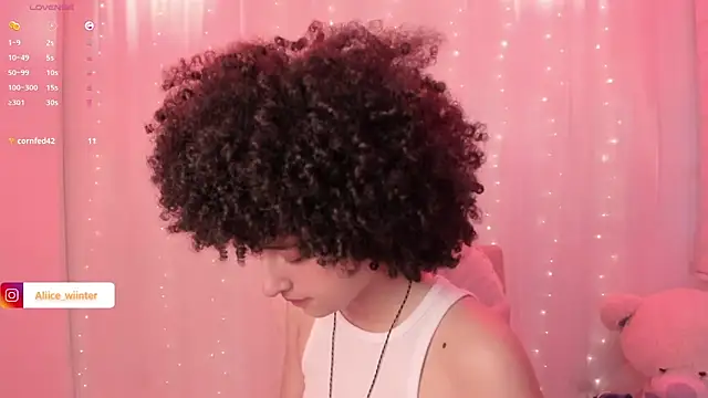 Snapshot of Alice_winter_ chatting on 10/04/25, 06:17 Alice winter online show from 10/04/25, 06:17