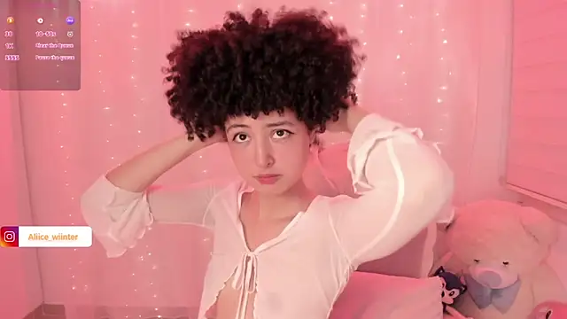 Snapshot of Alice_winter_ chatting on 11/05/25, 06:08 Alice winter online show from 11/05/25, 06:08