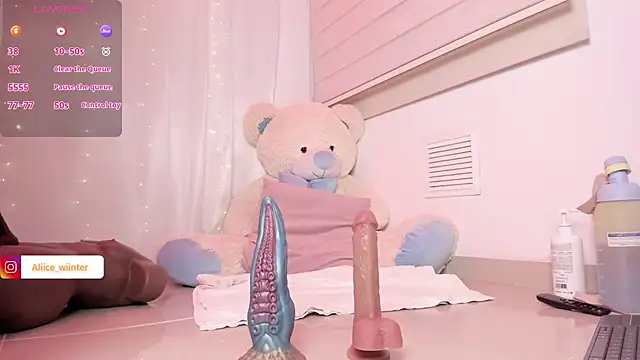 Alice winter  online show from 07/02/26, 03:23