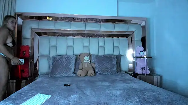 Snapshot of candy-sam28 chatting on 11/22/25, 11:04 candy-sam28 online show from 11/22/25, 11:04