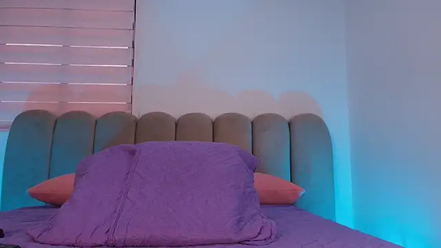 hot dione online show from 11/28/25, 07:16