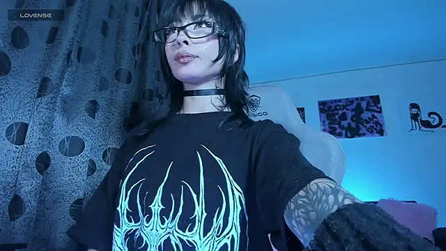Snapshot of satanbabee chatting on 01/06/26, 12:14 satanbabee online show from 01/06/26, 12:14