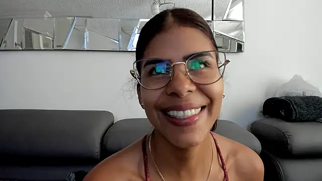 karlina charlotte1 online show from 03/21/25, 01:01