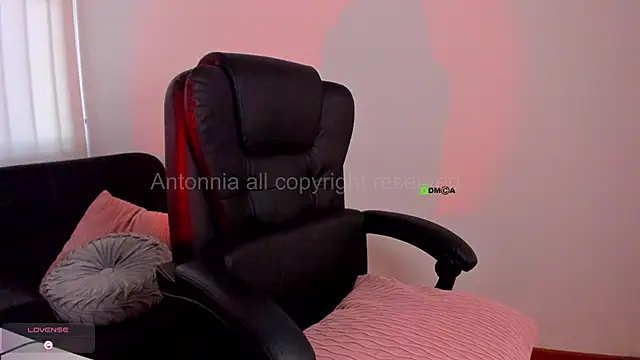 Snapshot of Anttonia_Rose chatting on 10/02/25, 05:09 Anttonia Rose online show from 10/02/25, 05:09