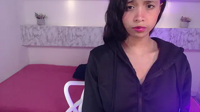 Ashleycooper21 online show from 01/05/25, 11:01