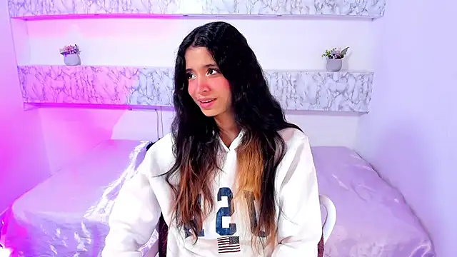 Ashleycooper21 online show from 02/11/25, 08:42