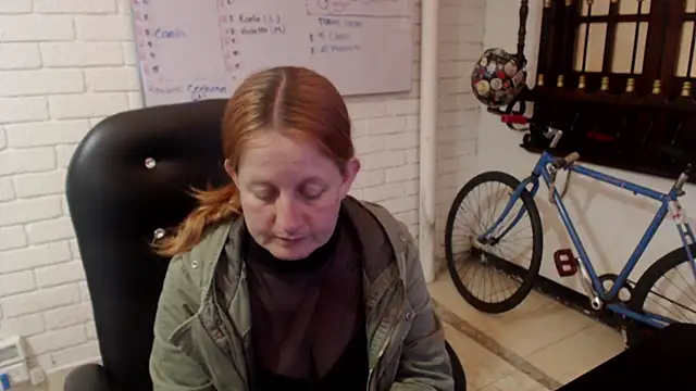 ViioletaMora online show from 02/10/25, 08:10