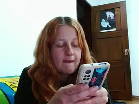 Snapshot of ViioletaMora chatting on 11/11/25, 01:38 ViioletaMora online show from 11/11/25, 01:38