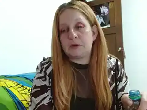 Snapshot of ViioletaMora chatting on 11/23/25, 05:18 ViioletaMora online show from 11/23/25, 05:18