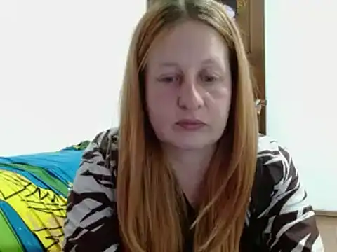 Snapshot of ViioletaMora chatting on 11/24/25, 03:17 ViioletaMora online show from 11/24/25, 03:17