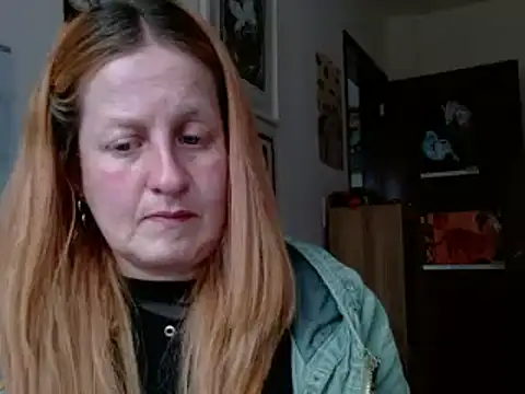 Snapshot of ViioletaMora chatting on 04/13/26, 09:42 ViioletaMora online show from 04/13/26, 09:42