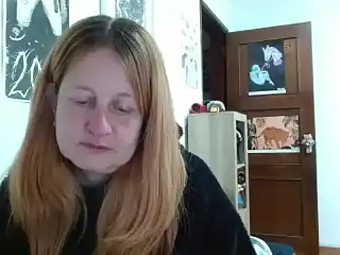 Snapshot of ViioletaMora chatting on 04/22/26, 04:15 ViioletaMora online show from 04/22/26, 04:15