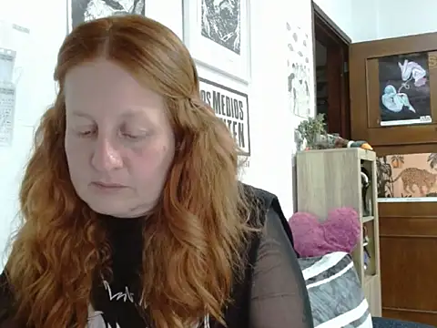 Snapshot of ViioletaMora chatting on 05/04/26, 11:34 ViioletaMora online show from 05/04/26, 11:34