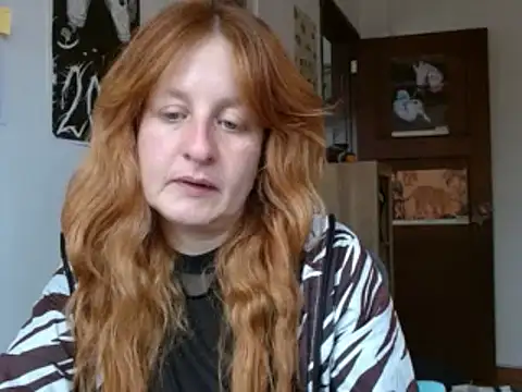 Snapshot of ViioletaMora chatting on 05/18/26, 08:47 ViioletaMora online show from 05/18/26, 08:47
