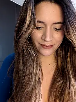 maliciaworld online show from 12/16/25, 06:13