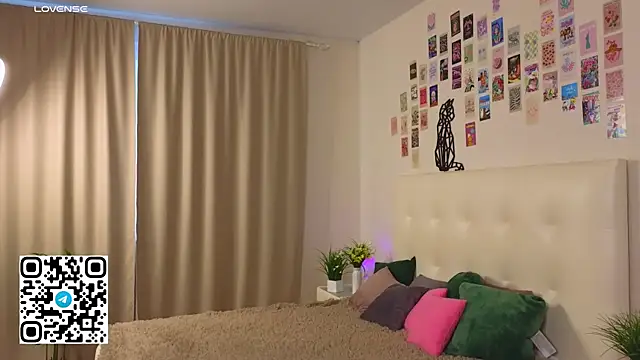 oliviabr0wn0 online show from 10/05/25, 02:32