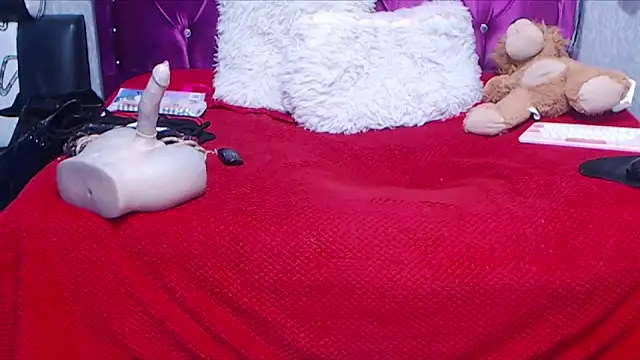 AyshaScott online show from 11/08/25, 12:16