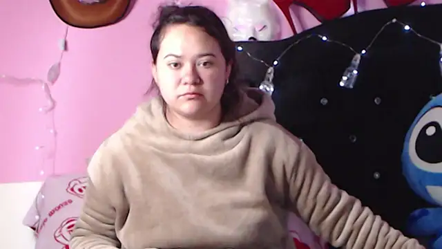 NikkiRous  online show from 12/18/24, 01:02