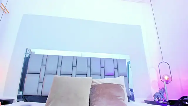 Emily Gil1 online show from 12/24/24, 05:27