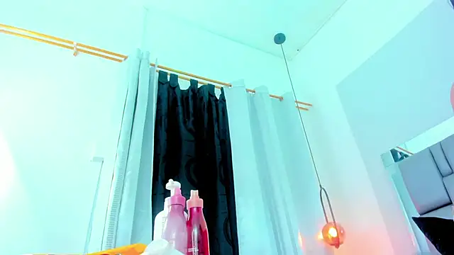 Emily Gil1 online show from 01/11/25, 04:36