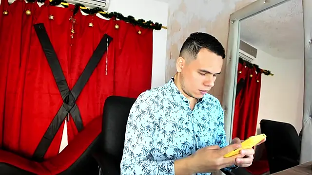 Snapshot of s_latins_boys chatting on 12/13/24, 06:31 s latins boys online show from 12/13/24, 06:31