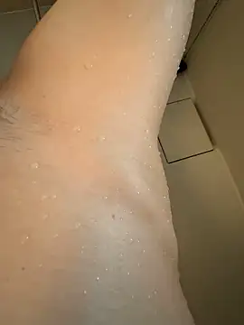 Snapshot of shiro_3 chatting on 09/14/25, 04:22 shiro 3 online show from 09/14/25, 04:22