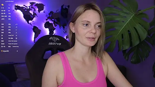 Snapshot of Sam_Klaus chatting on 10/10/25, 08:52 Sam Klaus online show from 10/10/25, 08:52