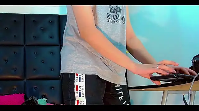 Daniela Pink  online show from 05/26/26, 07:54