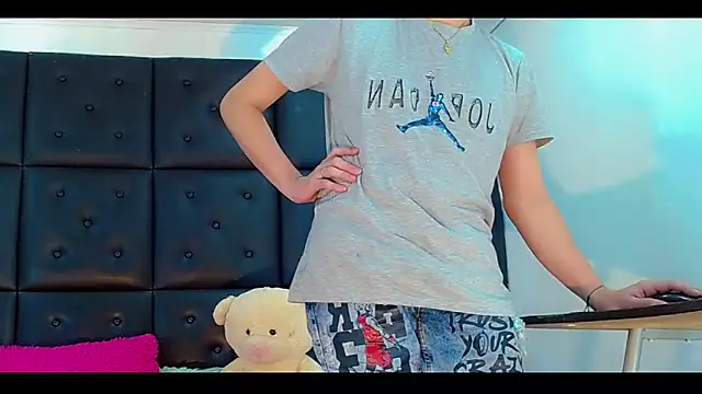 Daniela Pink  online show from 05/27/26, 07:55