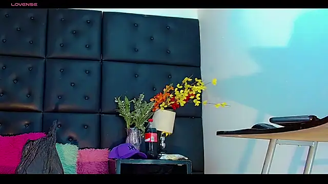 Daniela Pink  online show from 06/14/26, 08:00