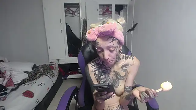 Snapshot of barbara_anal_squirt_ chatting on 10/26/25, 03:23 barbara anal squirt online show from 10/26/25, 03:23