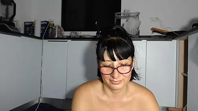 HellenLatin online show from 07/04/26, 03:56