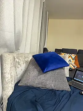 CarlaBeckky online show from 12/04/25, 02:59