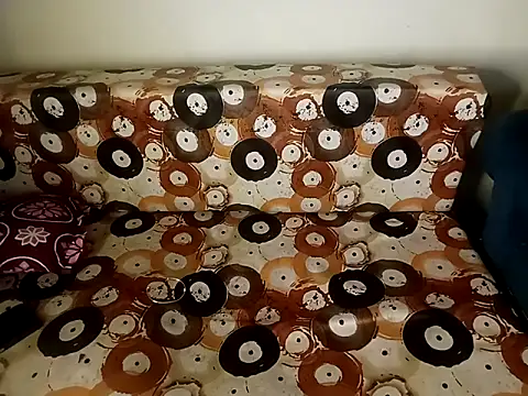 shuhana  online show from 10/19/25, 04:13