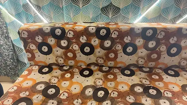 shuhana  online show from 11/23/25, 04:56