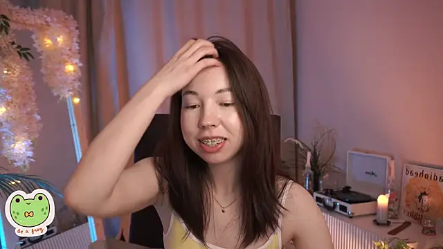 Sarah Son online show from 03/10/25, 05:22