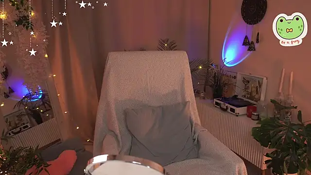 Snapshot of Sarah_Son chatting on 09/18/25, 05:31 Sarah Son online show from 09/18/25, 05:31