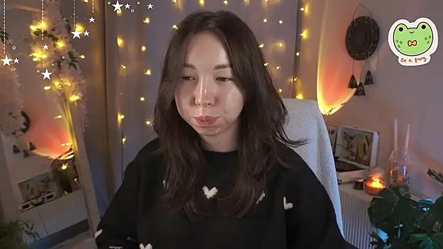 Snapshot of Sarah_Son chatting on 10/06/25, 05:49 Sarah Son online show from 10/06/25, 05:49